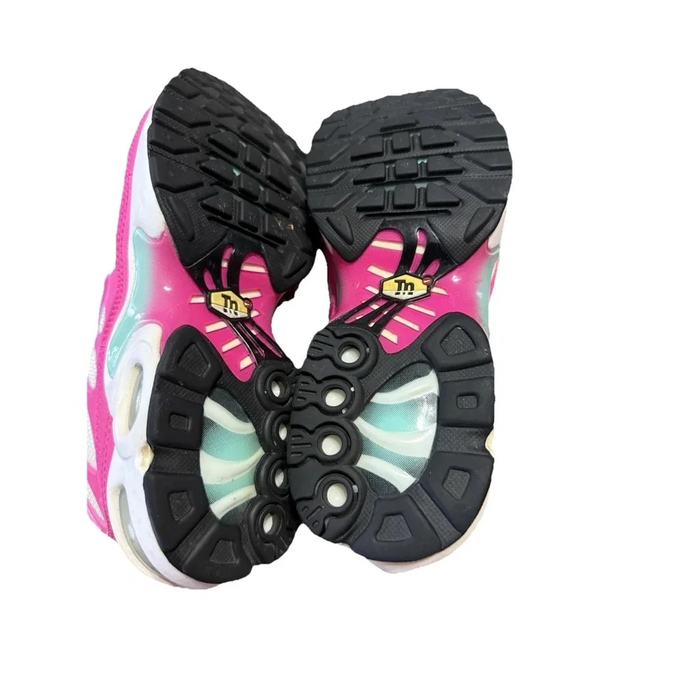 Nike‎ Air Size 4.5 Youth Pink And Teal Beautiful Nice Sneakers